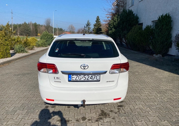 Toyota Avensis cena 35900 przebieg: 181000, rok produkcji 2012 z Łask małe 277